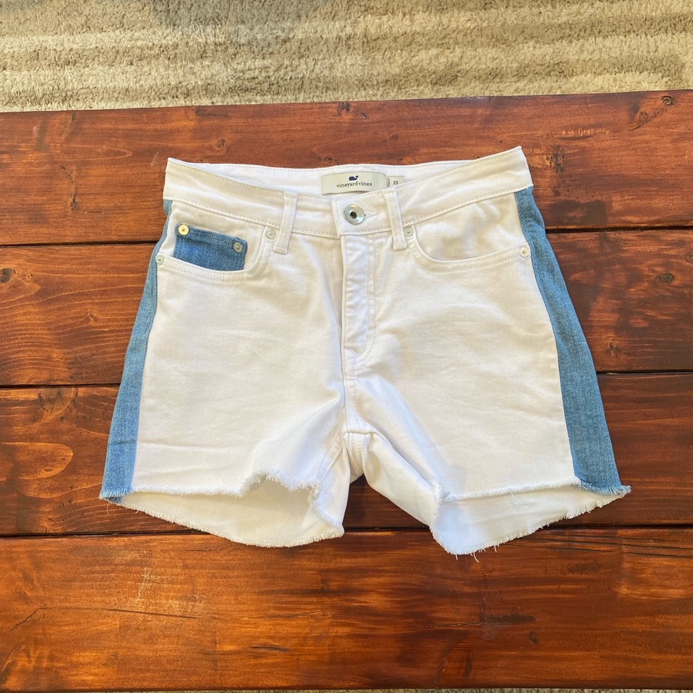 Vineyard Vines White Denim Shorts - Women’s Size 25